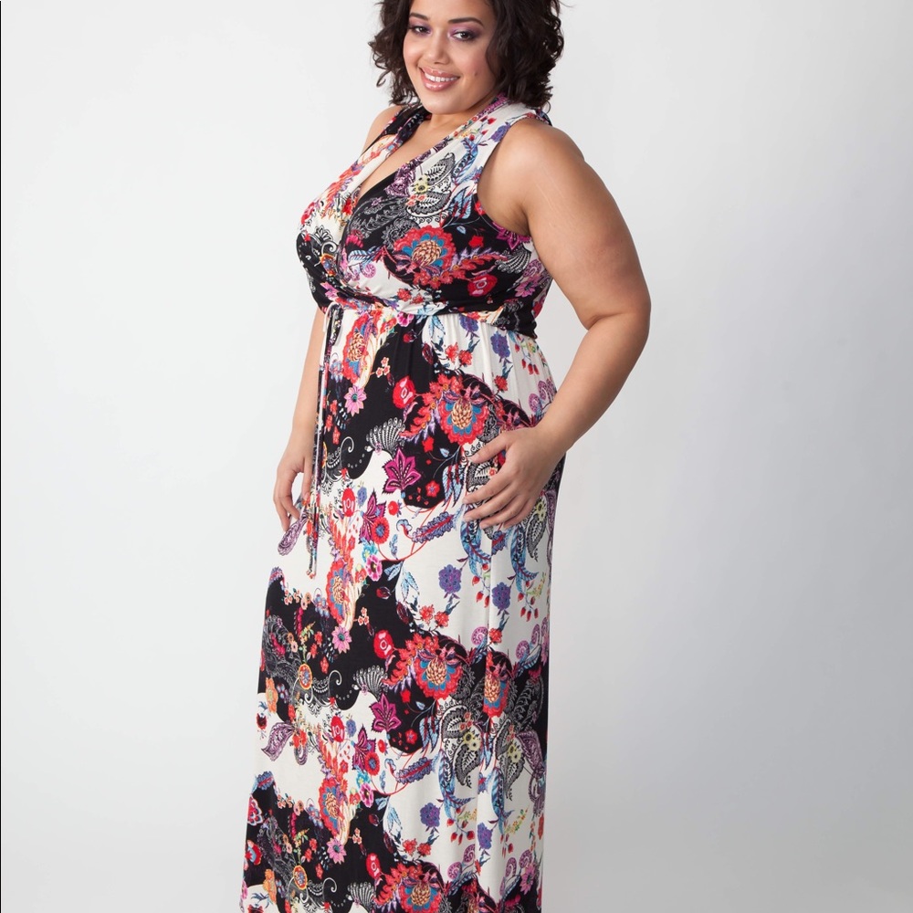 Plus Size Floral Fun Maxi Dress!
